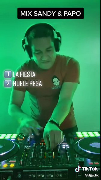 ¿Preparados para recordar lo mejor del merengue house? Comenta si bailaste estos clásicos del dúo Dominicano Sandy & Papo 🇩🇴 #oldconjadix