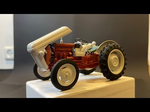 Heller Ferguson Tractor Petit Gris 1/24