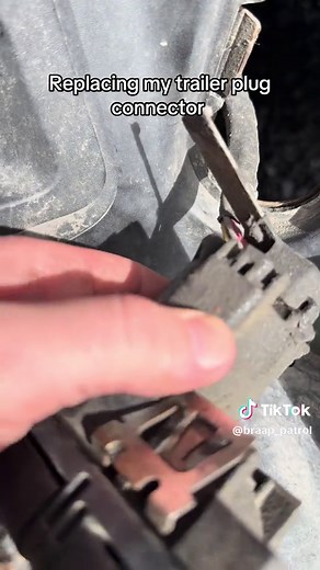 Replacing the Trailer Plug Connector on a Ram Truck