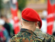 Bundeswehr: Bewerbung & Ausbildung - Alle Fakten – Ausbildungspark Verlag