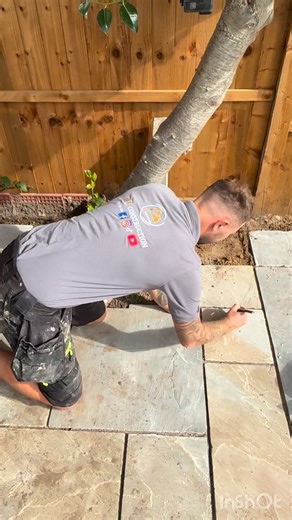 2.7K views · 148 reactions | How To Do A Basic Curve / Radius Around A Tree  #landscaper #fypシ゚ #landscape #patio #réel #uk #garden | W F Construction | Facebook