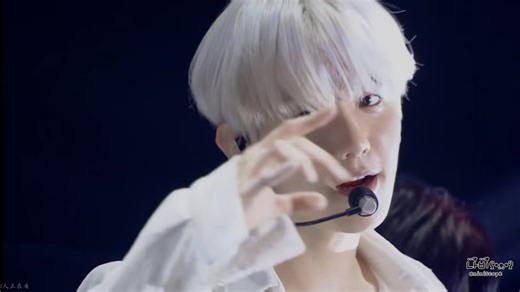 【EXO reaction】巡演舞台第二弹！大型蹦迪现场？边伯贤是魅魔吧？！