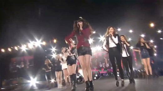 少女时代Girls’Generation 《Gee》数万人演唱会现场唱跳表演
