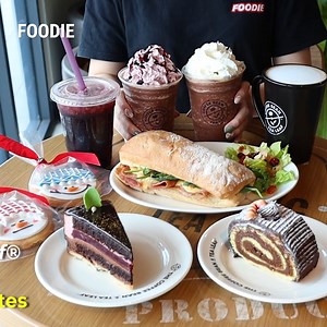 54K views · 347 reactions | The Coffee Bean & Tea Leaf® Brings Back Double Chocolate Peppermint Drinks & A Whole NEW Holiday Menu This Festive Season ⛄️ ❄️ | KL Foodie | Facebook