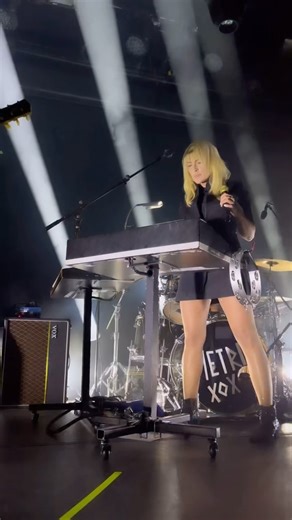 Ahh Summer tour is quickly approaching! Who’s coming? ☀️ | Metric