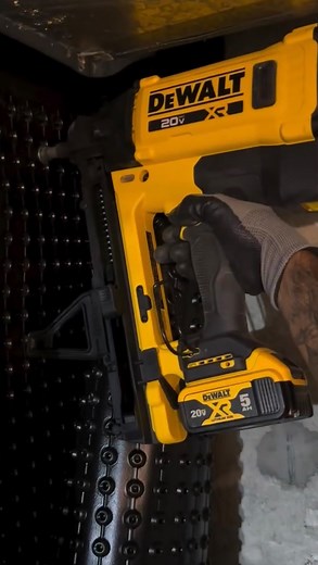 The DHN845 20V MAX* XR Trak-It C6 Concrete Gas Nailer Kit is built for professionals to tackle demanding drywall applications. The Trak-It C6 includes a standard contact trip, the interchangeable design allows for the use of magnetic and Stick-E contact trips (sold separately) to also be used in a variety of applications. The design of the tool allows for fasteners to be used in the Trak-It C6 as well as the DCN890 and DCN891. *Maximum initial battery voltage (measured without a workload) is 20 