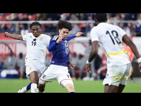 ガーナMFの負傷にショックを受け…天を仰いだ田中碧に声を掛けた日本代表戦士の振る舞いは“腕章”に相応しかった