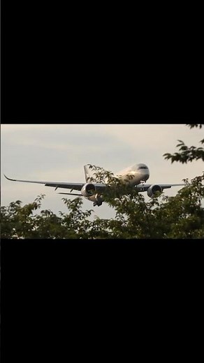 4K エティハド航空(Etihad Airways) アブダビ→成田線(EY800便) 05時間49分の遅延で日の入り前の成田国際空港に飛来 Airbus A350-1041 A6-XWB