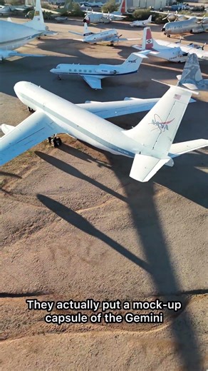 Did you #NASA had a mockup of the Gemini capsule in the Vomit Comet? #gemini #pimaairandspacemuseum