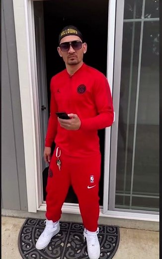 Max Holloway’s “Turn it up” meme 😂