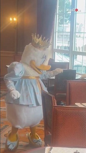 Daisy Duck Meetup: Wholesome Disneyland Paris Adventure || WooGlobe