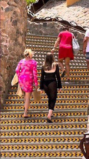Top 5 bikinis to wear while walking at the waterpark 4K HDR #bikini #bikiniwalk