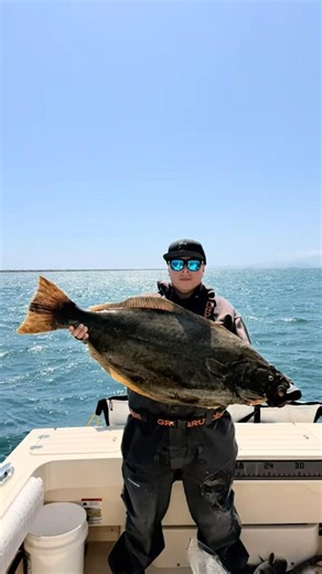 GIANT 45-Pound Halibut at Catalina Island! #Halibut #CaliforniaHalibut #CatalinaIsland #fishing