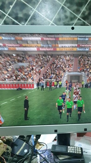 تجربة PES 19 على جهاز HP 600 G1