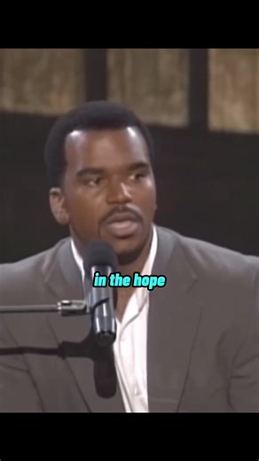 Dark Standup Comedy on Instagram: "Join us as we dive into the cool, musical, and incredibly funny world of Craig Robinson. A man of many talents, Craig has become one of the most loved faces in comedy by blending his smooth piano skills with a deadpan sense of humor that always hits the mark. Best known for his unforgettable role as Darryl on The Office and his hilarious turns in movies like Hot Tub Time Machine, Craig has a way of stealing every scene he’s in. His comedy is all about the vibe—