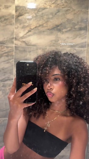 How to Clean a Dirty Mirror Fast: Simple Mirror Cleaning Tips