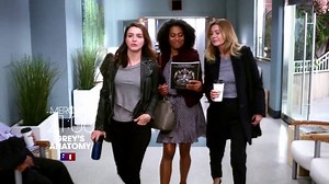 221K views · 7.6K reactions | Quel jour sommes-nous ?? On est mercredi, et mercredi... C'EST GREY'S ANATOMY !! Vous serez là, dès 21h sur TF1, pour voir Owen faire une grande annonce à Amelia ?? | Grey's Anatomy France | Facebook