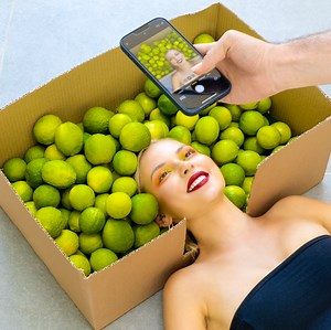 346K views · 547 reactions | Five creative hacks for your summer photos! | 5-Minute Crafts Family | Facebook