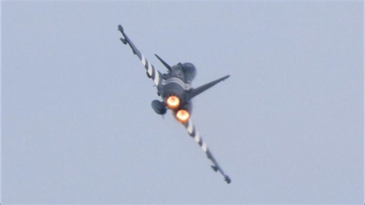 Watch the RAF Typhoon perform a stunning display at Bournemouth Air Festival