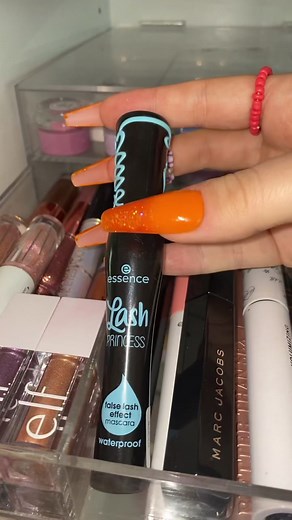 Let’s declutter some old crusty makeup 🥴 #asmr #makeup #makeupasmr #organize #makeupcollection #fyp