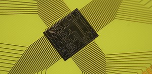 How oversized atoms could help shrink “lab-on-a-chip” devices