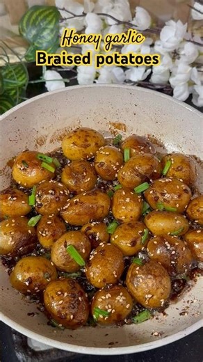 This Sauce Turned Simple Potatoes into GOLD 🔥