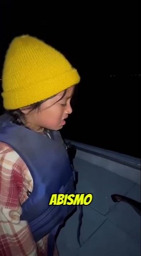 We found an ALIEN FISH that looked like a black snake and glowed in the dark ✨🐍