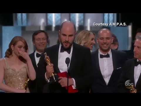 'Moonlight' or 'La La Land'? Best Picture Mix-up at Oscars