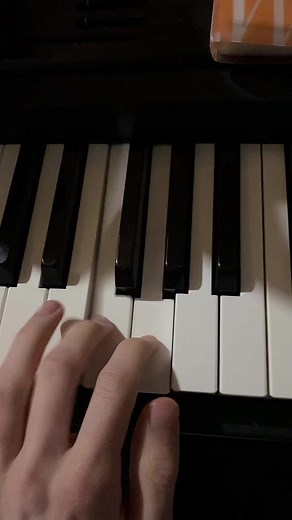 Creepy Piano Tutorial with Scary Lobster Meme Music