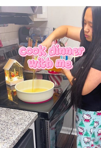 Now if cooking dinner was actually this quick😂😂 anyway.. on to the worst part… cleaning up this kitchen with a full belly 😫 #cookwithme #friedfish #sahm #realisticmomlife #cooking