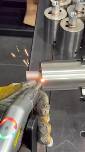 The @ipg.lightweld doing what it does best, just laying down clean @$$ lines.💥@handheldlaserinstitute #laserweld #laserwelding On Demand Metal Processing. No MINIMUMS. Info@ptlmfg.com #precisiontubelaser #ptl #ptlmfg #tubelaser #lasertubecutting #laser #fiberlaser #lasercutting #metalcutting #flatlaser #manufacturing #engineering #aerospace #automation #sheetmetal #fabrication #americanmade #metalforming #pressbrake #weld #bending #metalwork #metalfabrication #usmanufacturing #weldporn #trumpfi