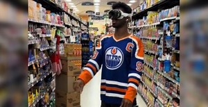 Rapper Lil Nas X rocks Oilers jersey at the grocery store | Sports