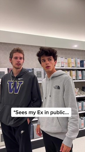 Best friends have your back a little too much😂 @caleb.burton @livsmusic_