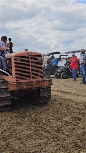 Allis Chalmers Crawler Plowing! #farmequipment #farm