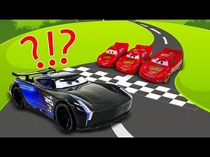 Vidéo pour enfants de voitures de course. Sensation : Flash McQueen s'est cloné!