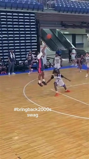 Chillat Baggy Court Drip: 2000s Baggy Shirt Comeback