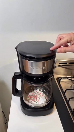 3.4K views · 4 comments | Easy hack for cold weather #lifehack #tipsandtricks #cursedrecipes | Binge That Cringe | Facebook