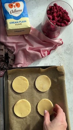 Shortbread with dark chocolate freeze dried raspberries