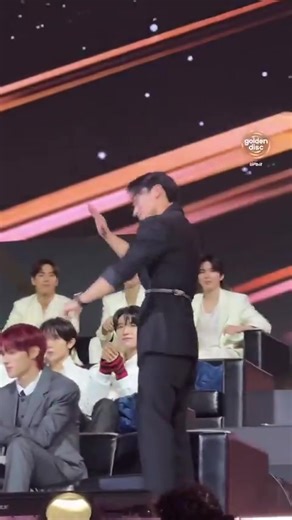 the loud cheers when San started dancing IOMT, Sani you're always so loved everywhere!🥹❤️ | ATEEZmemes