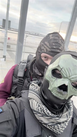 What a shy boy #lab_cosplays #tacticalcosplay #tactcialgear #codcosplay #boyfriend @Airsoft Stoke on trent @Callsign-classified