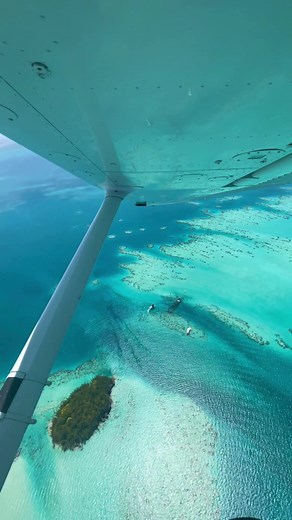 Bermuda Triangle Flight Tour: Spot Landmarks on Adventure