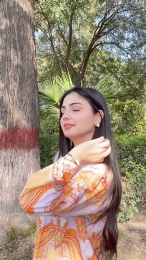 Manahil Mushtaq on Instagram: "🌼🎀 👗: @maandapparel . . . (Fit check, , coords set, outfit inspo, outfit inspiration, ootd,unifit, universitydailyoutfit) #explorepage #foryoupage #foryou #outfitinspo #fitcheck #viralreels #dress #asthetics #outfitideas #ootd#unifit #dailyoutfitinspo #university #fashionblogger #trendingreels#froke #floralfashion #cordset"