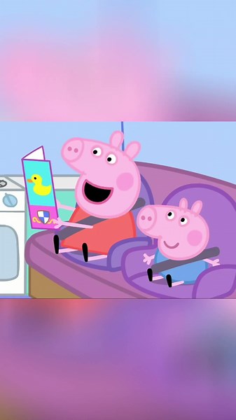 Peppa Pig and George travel to Duck City! 🦆