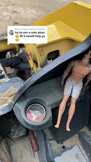 Reply to @legitly_stonly im not sure what that did but maybe you guys have a clearer picture of what I’m working with? #stuck #ruler #dirtlife #wtf #help #florida #fyp #follow #like