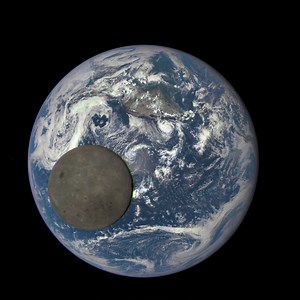Violent, Vaporizing Impact May Explain Moon's Mysterious Tilt