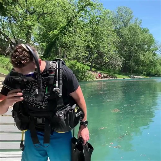 268K views · 12K reactions | iPHONE Found In DEEP River Weeds STILL TURNS ON 勞勞 | Man + River | Facebook
