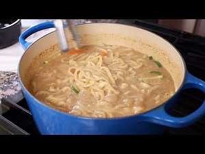Noodle soup with perilla seeds (Deulkkae-kalguksu :들깨칼국수)