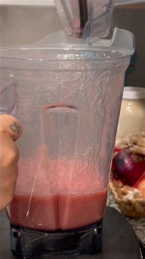 Raspberry syrup in Vitamix #vitamixsyrup #raspberrysyrup #shorts #diysyrup