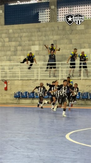 Futsal Botafogo on Instagram: "O MOMENTO DO APITO FINAAAAAAAAAAAAL 🖤🤍 O GLORIOSO É CAMPEÃO INVICTO DO CAMPEONATO CARIOCA PELA CATEGORIA SUB-11! 🏆🔥 PODE COMEMORAR, TORCIDA ALVINEGRA! ⭐️ 🎥 BFR / @renato_lmf - @vicc_alonso"