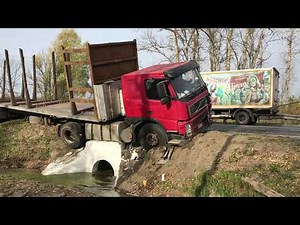 Грузовой эвакуатор/ВОЛЬВО "немного заехала на бордюр"/ Грузовая эвакуация